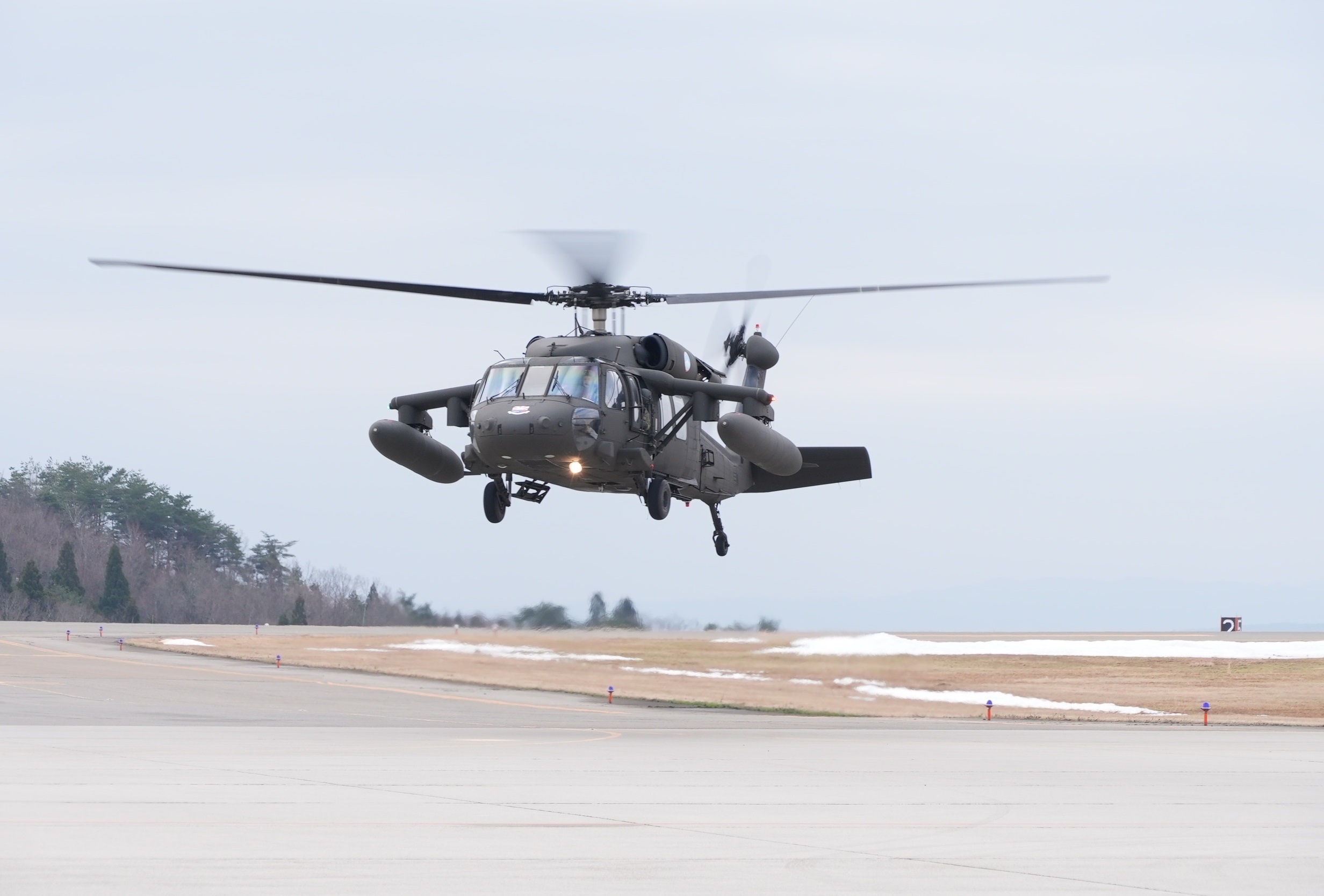米陸軍UH-60Lの物資空輸（小松基地）