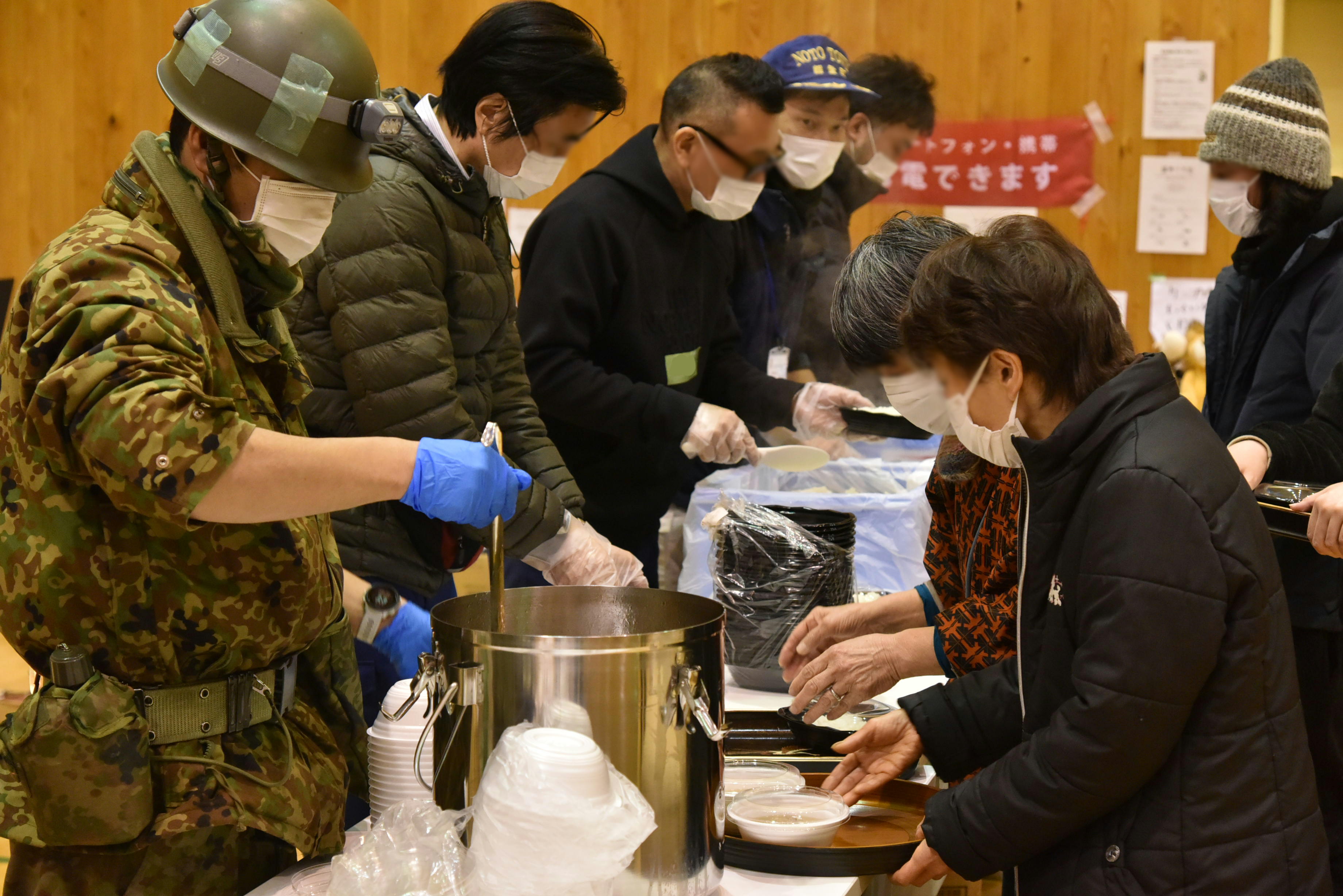 能都中学校における給食支援