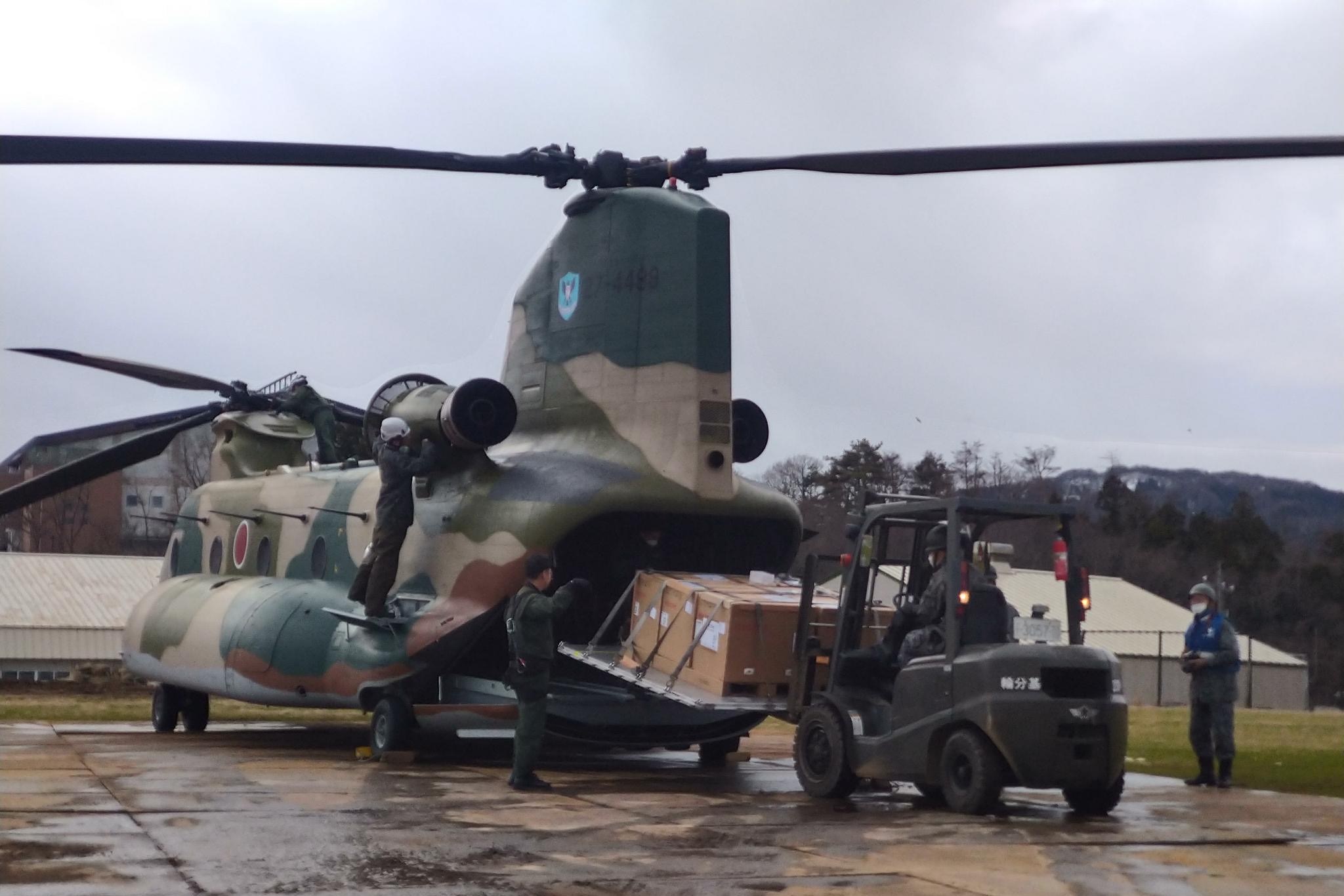 CH-47による輪島市への物資空輸