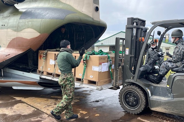 CH-47による輪島市への物資空輸