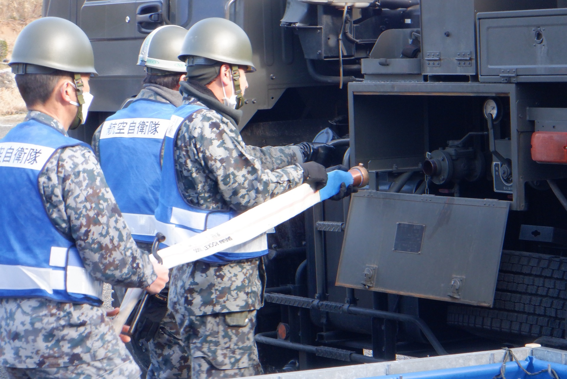 志賀町富来B&G海洋センターにおける入浴給水支援（空自浜松基地隊員）