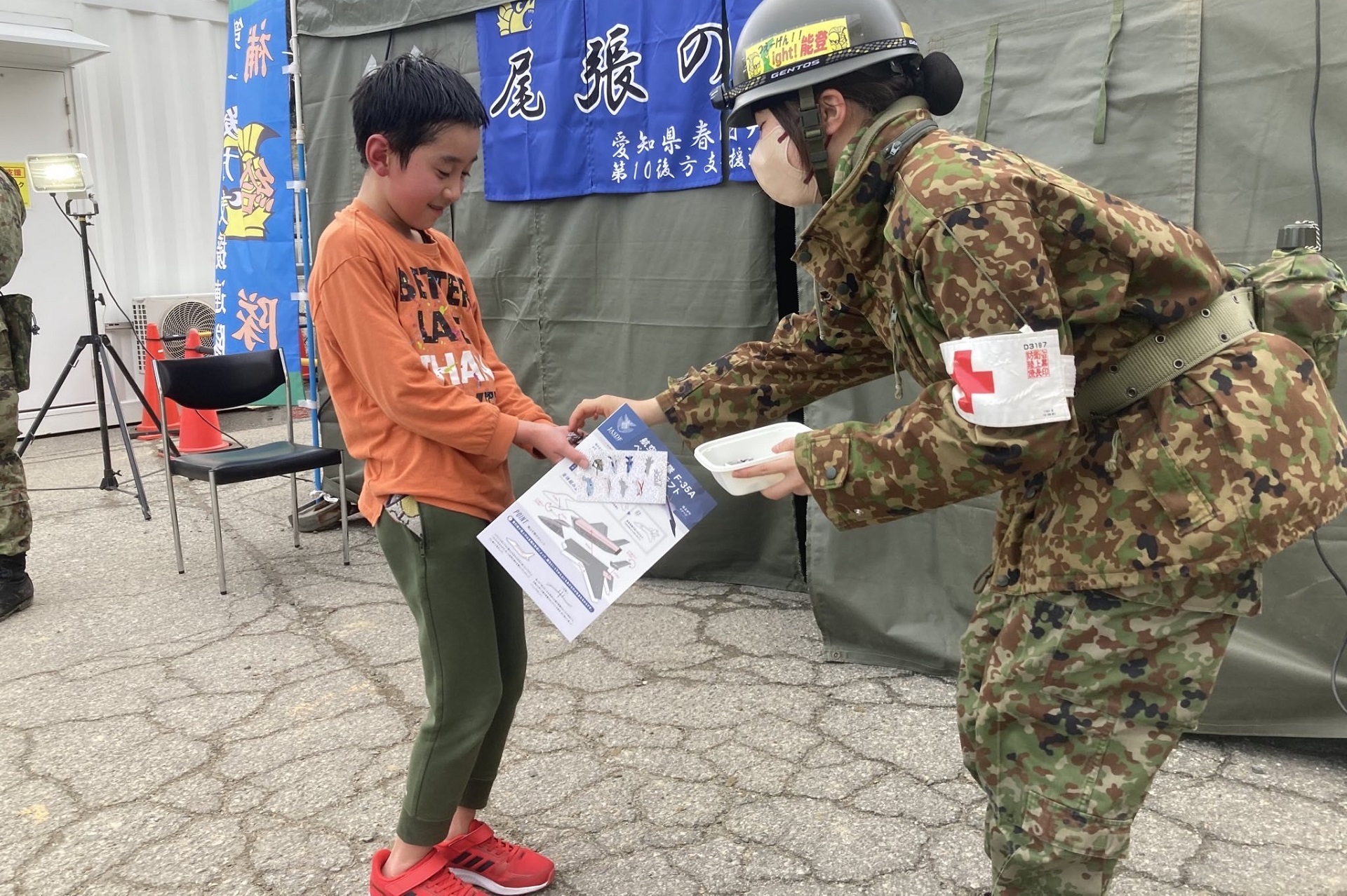 飯田小学校における入浴支援（第10後方支援連隊）