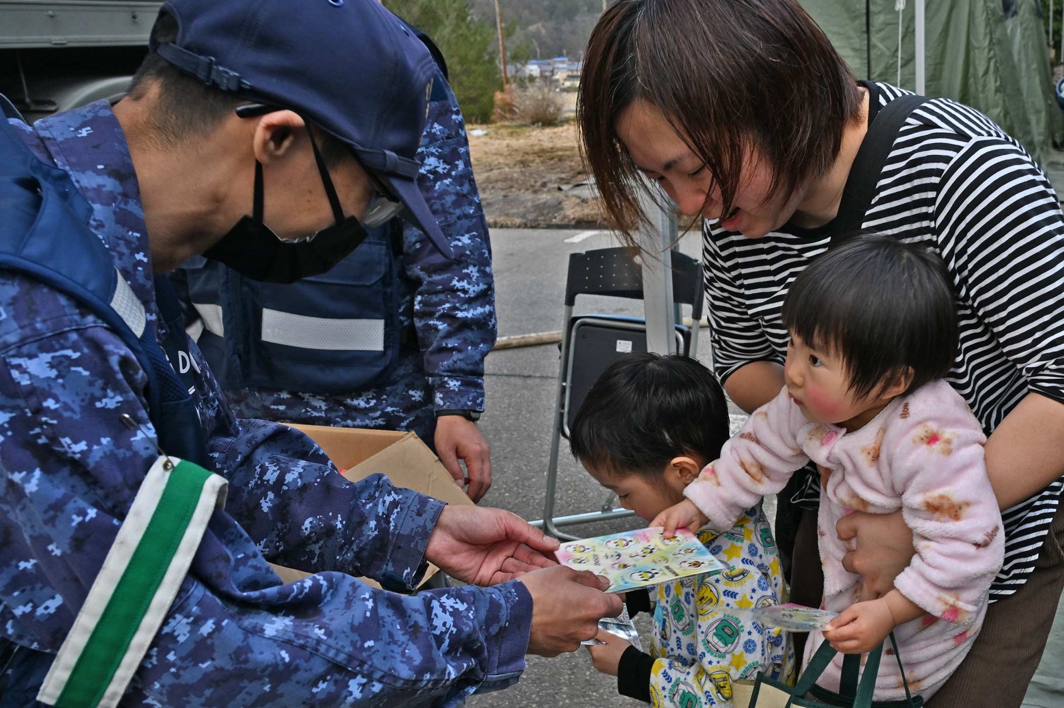 中島小学校における入浴支援（海自入浴支援隊）