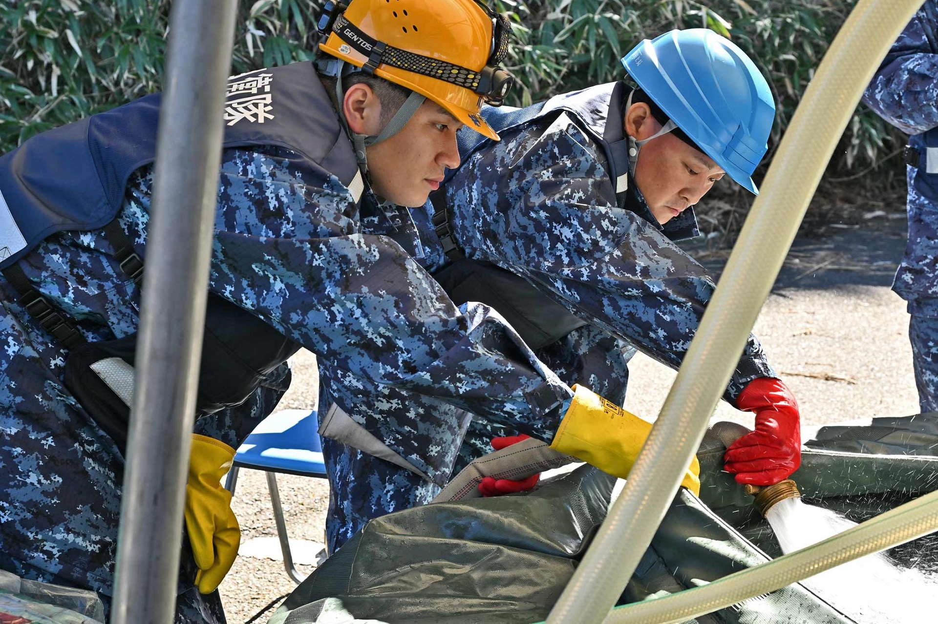 中島小学校における入浴支援（海自入浴支援隊）