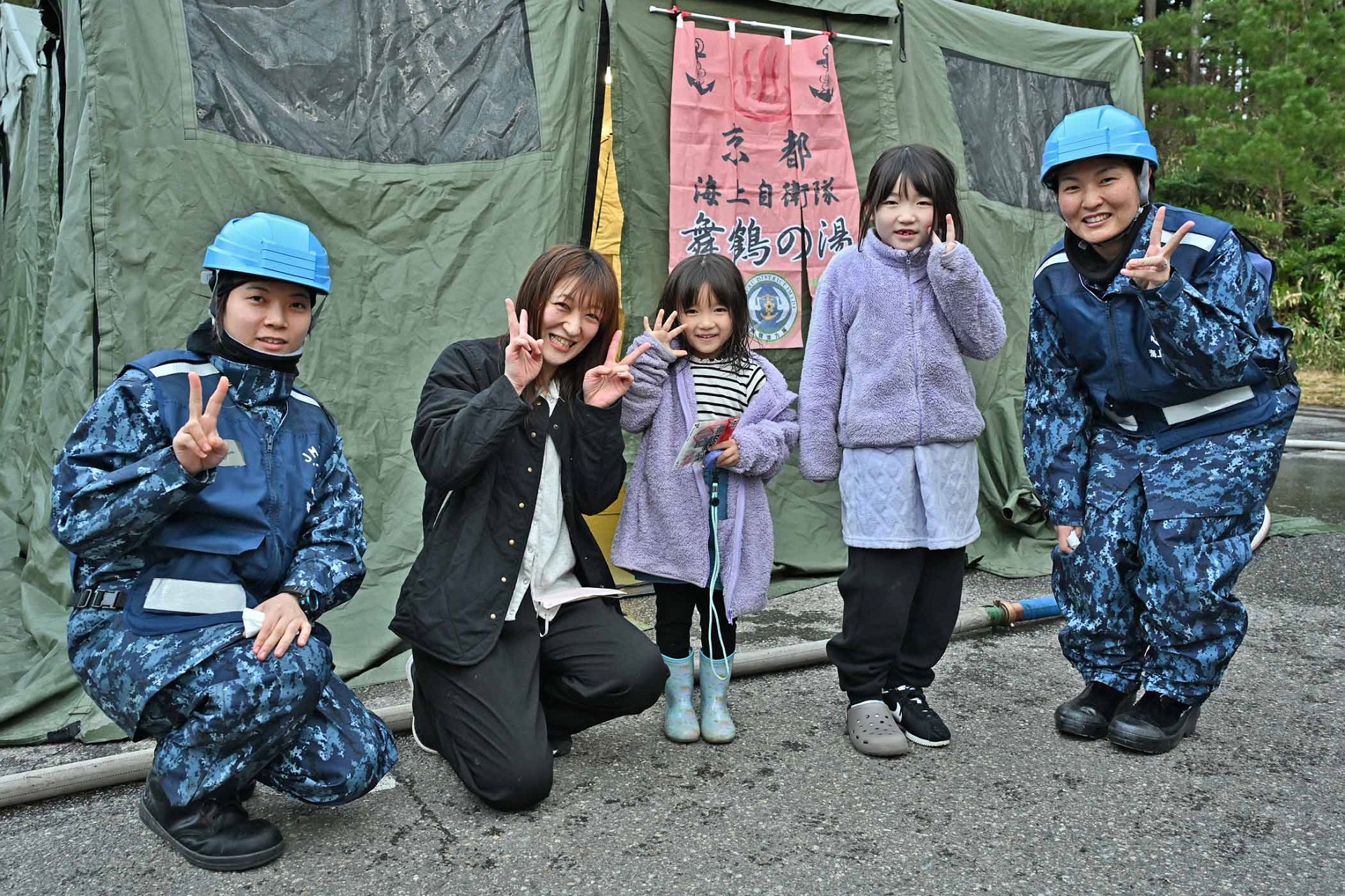 中島小学校における入浴支援（海自入浴支援隊）