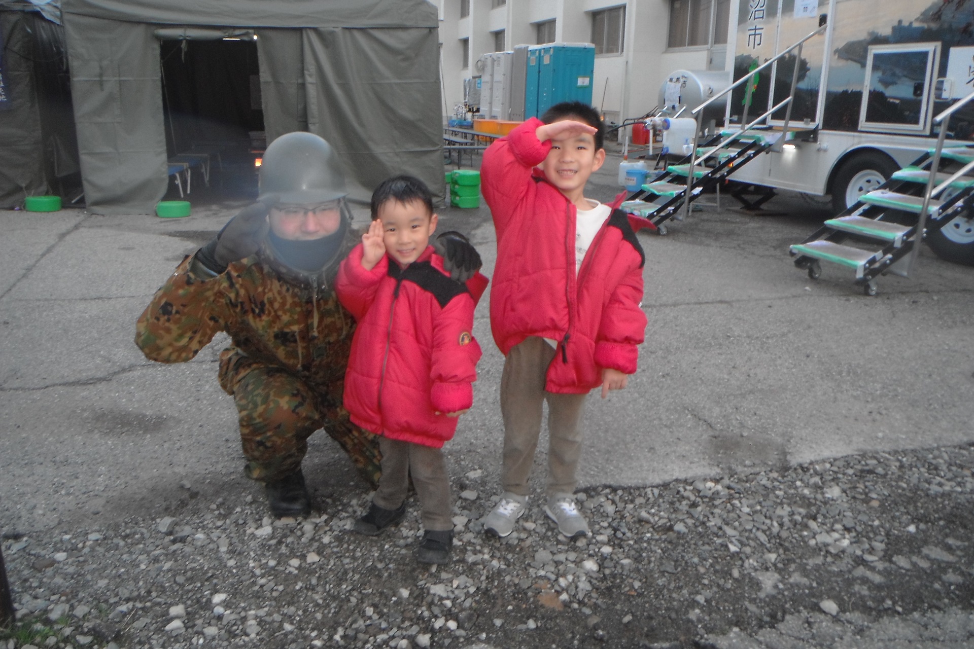 鳳至小学校における入浴支援（第3後方支援連隊）