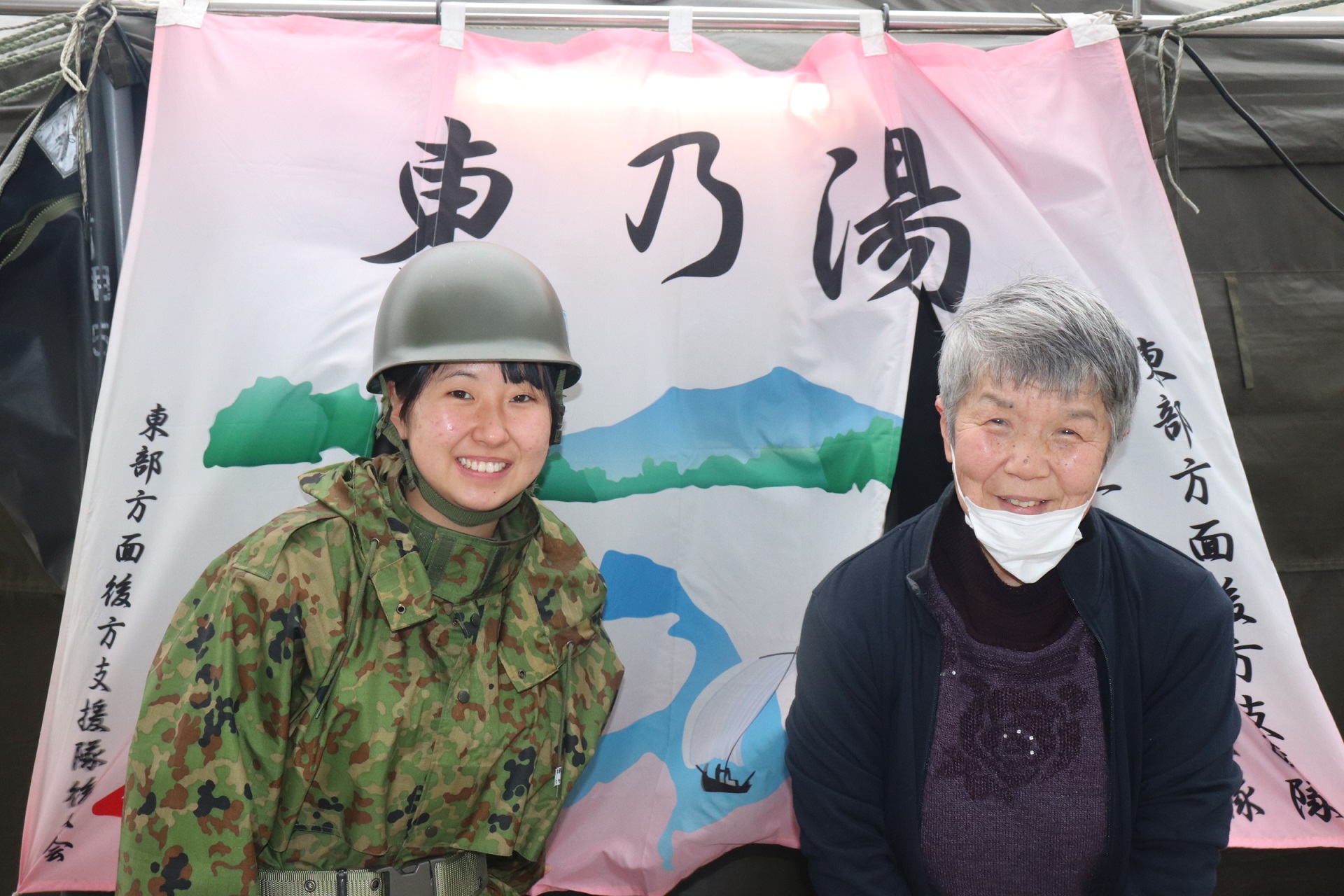 宝立小中学校における入浴支援（東部方面後方支援隊）