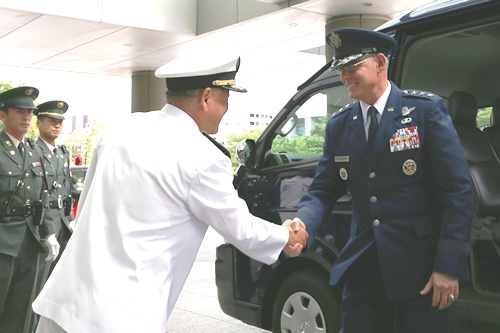 Greeting in Entrance