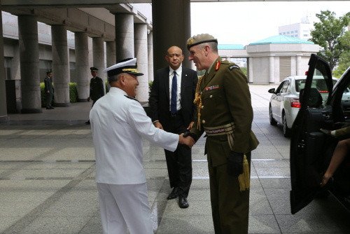 Greeting in Entrance