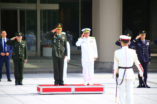 スリワン タイ王国国軍司令官に対する栄誉礼及び儀じょう