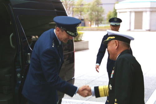 Greeting in Entrance