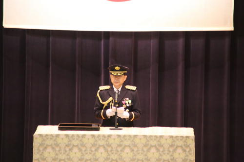 山崎統合幕僚長着任式