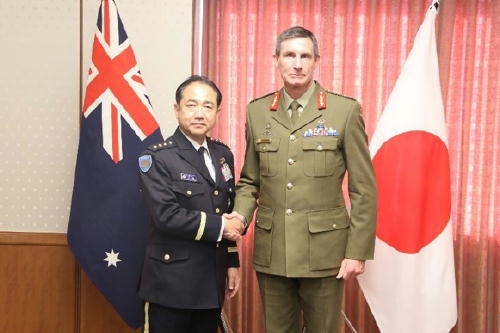 Gen. Yamazaki Chief of Joint Staff and Gen. Campbell Chief of Australian Defense Force