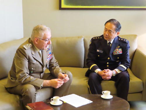 ＥＵ軍事委員長グラチアーノ陸軍大将