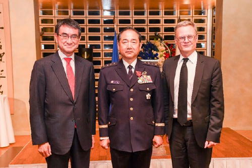 河野防衛大臣、山崎統合幕僚長、ローラン・ピック駐日フランス大使