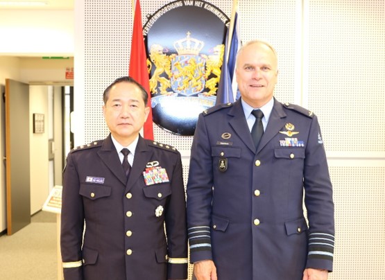 エイフォシン・オランダ参謀総長