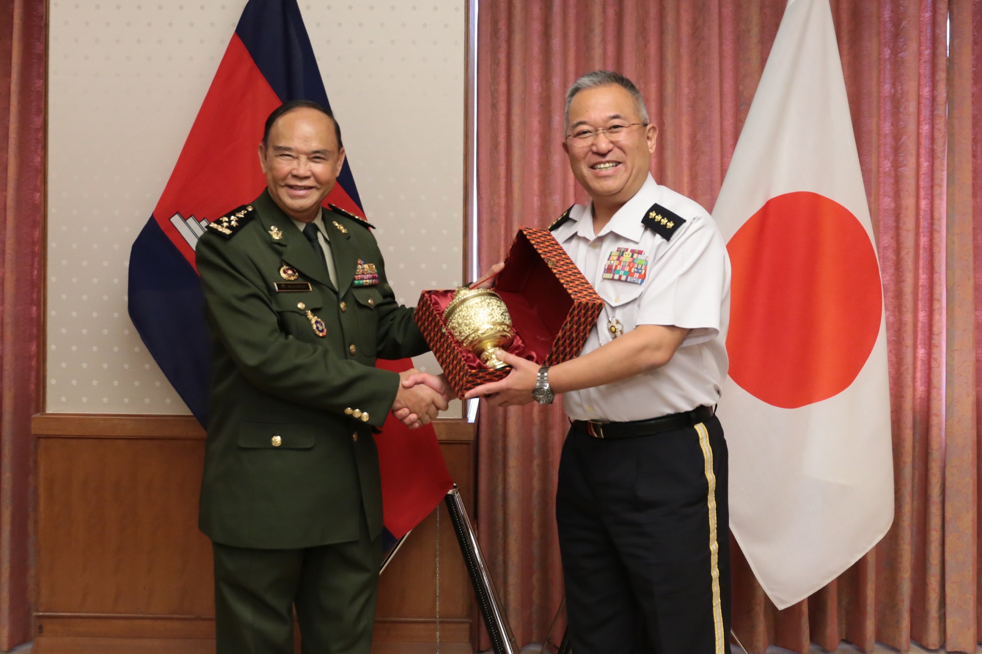 カンボジア王国陸軍司令官による統幕長表敬