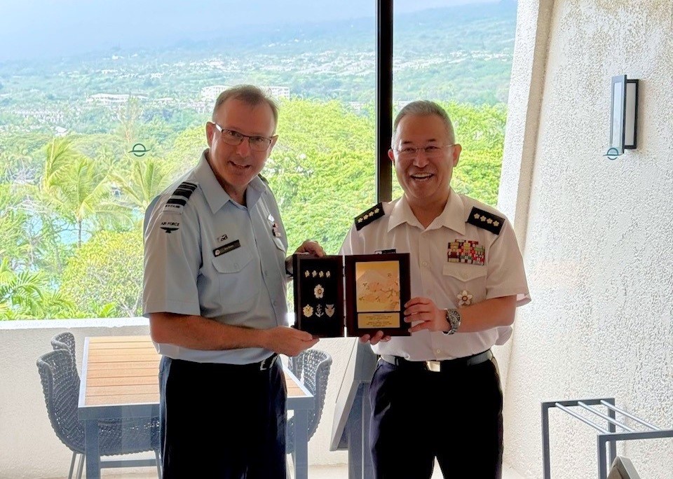 NZ国防軍司令官 デイヴィーズ空軍中将