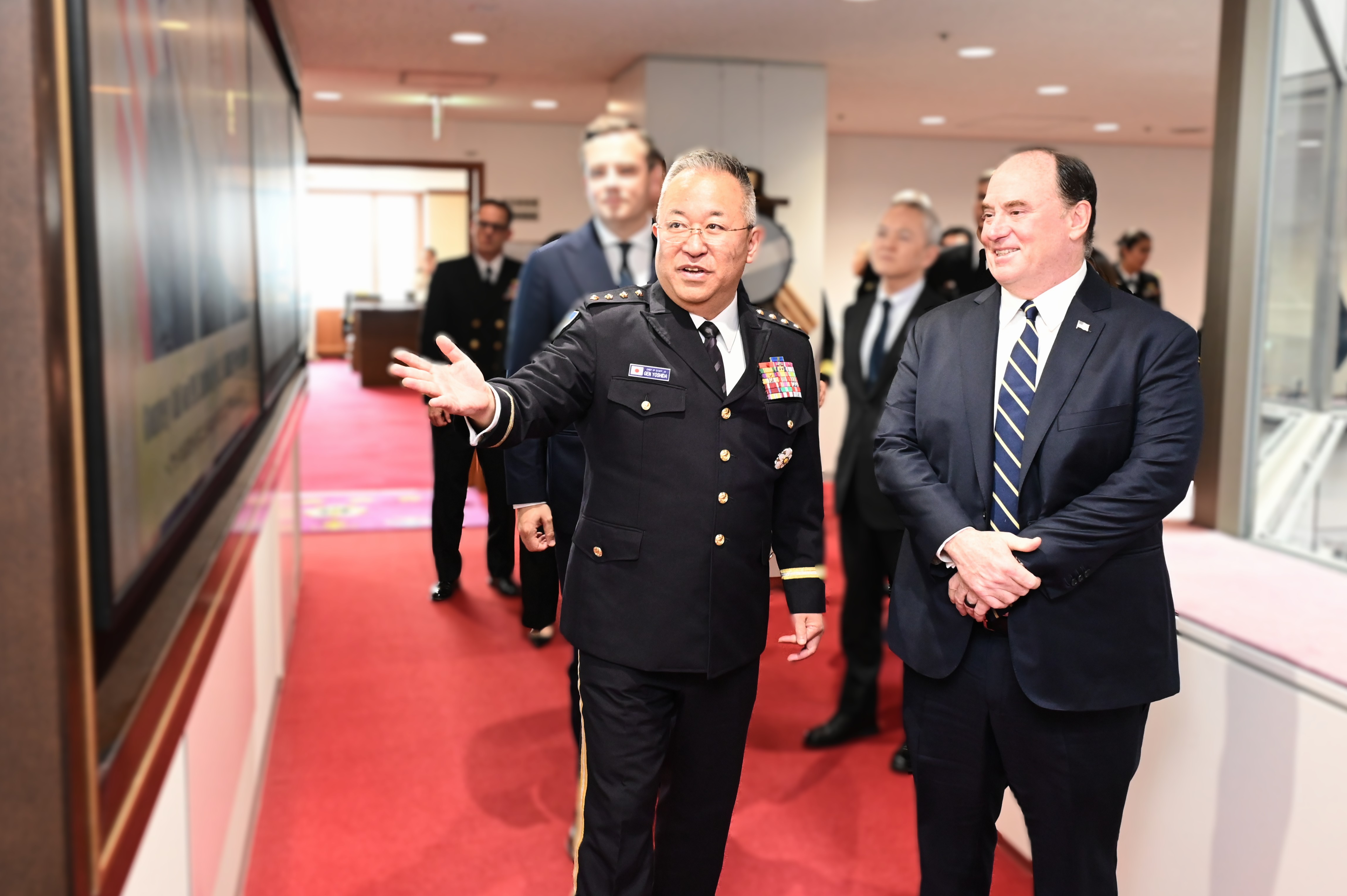 ジョン・フェラン米海軍長官