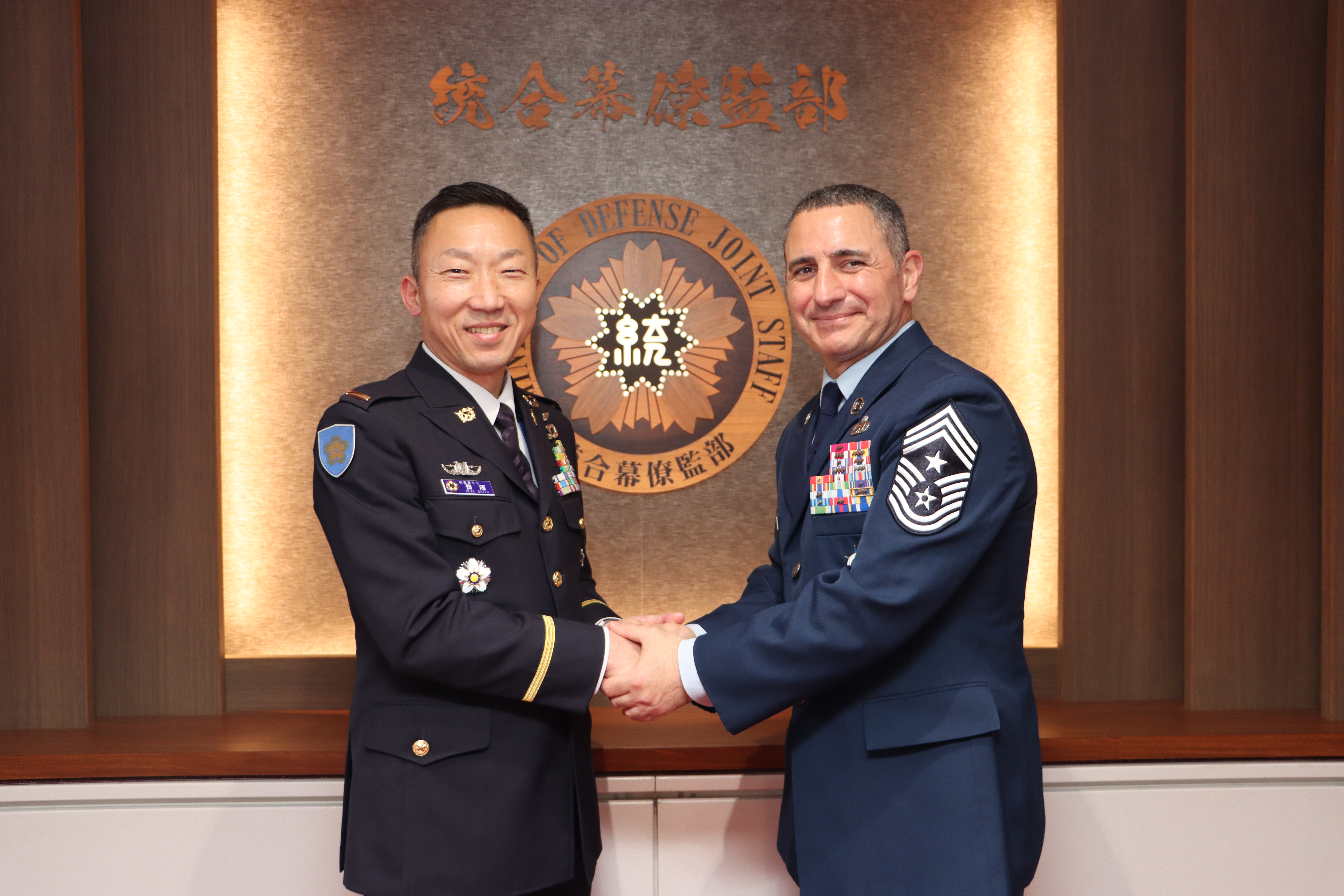 米輸送軍最先任