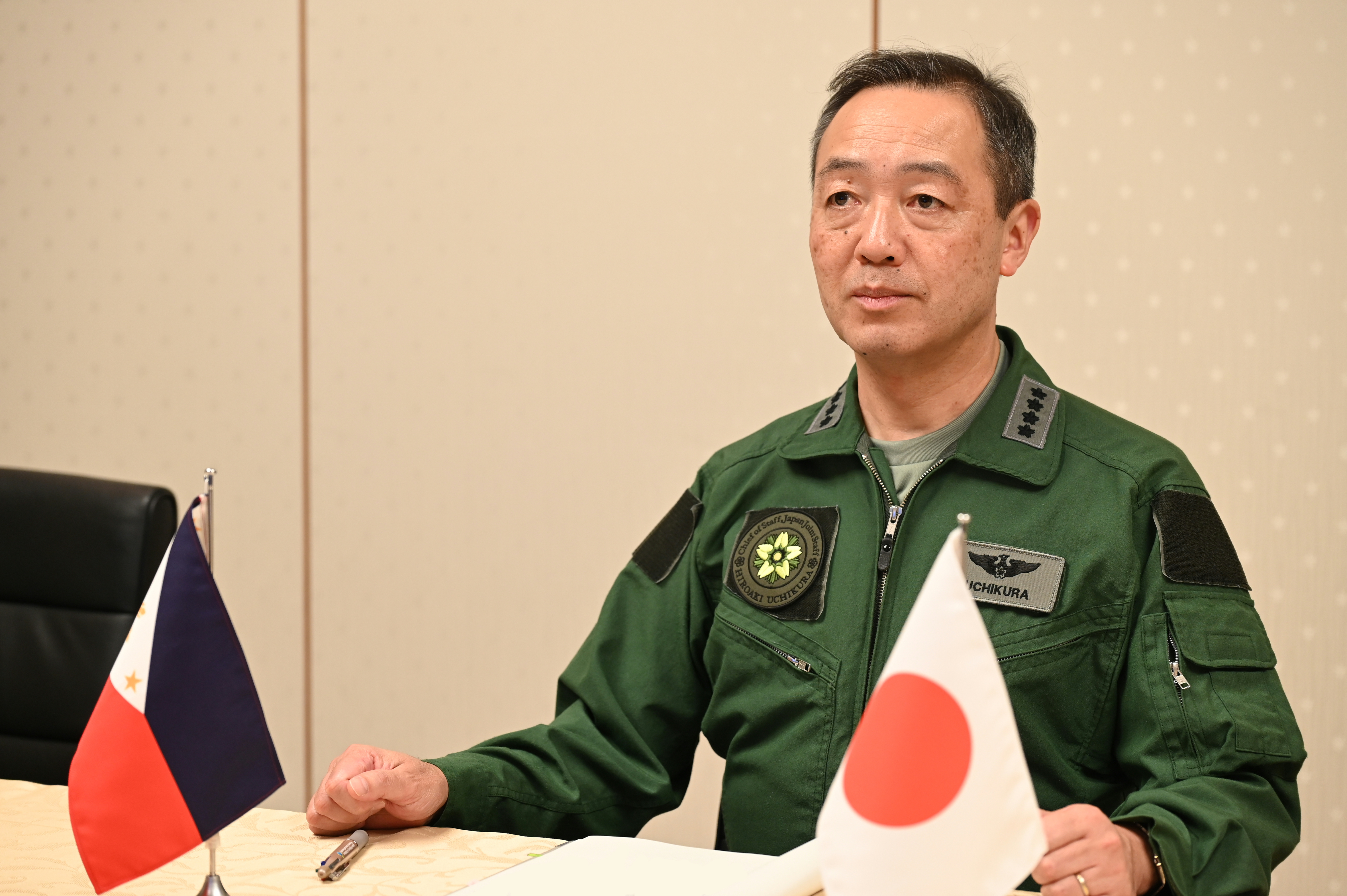 日比