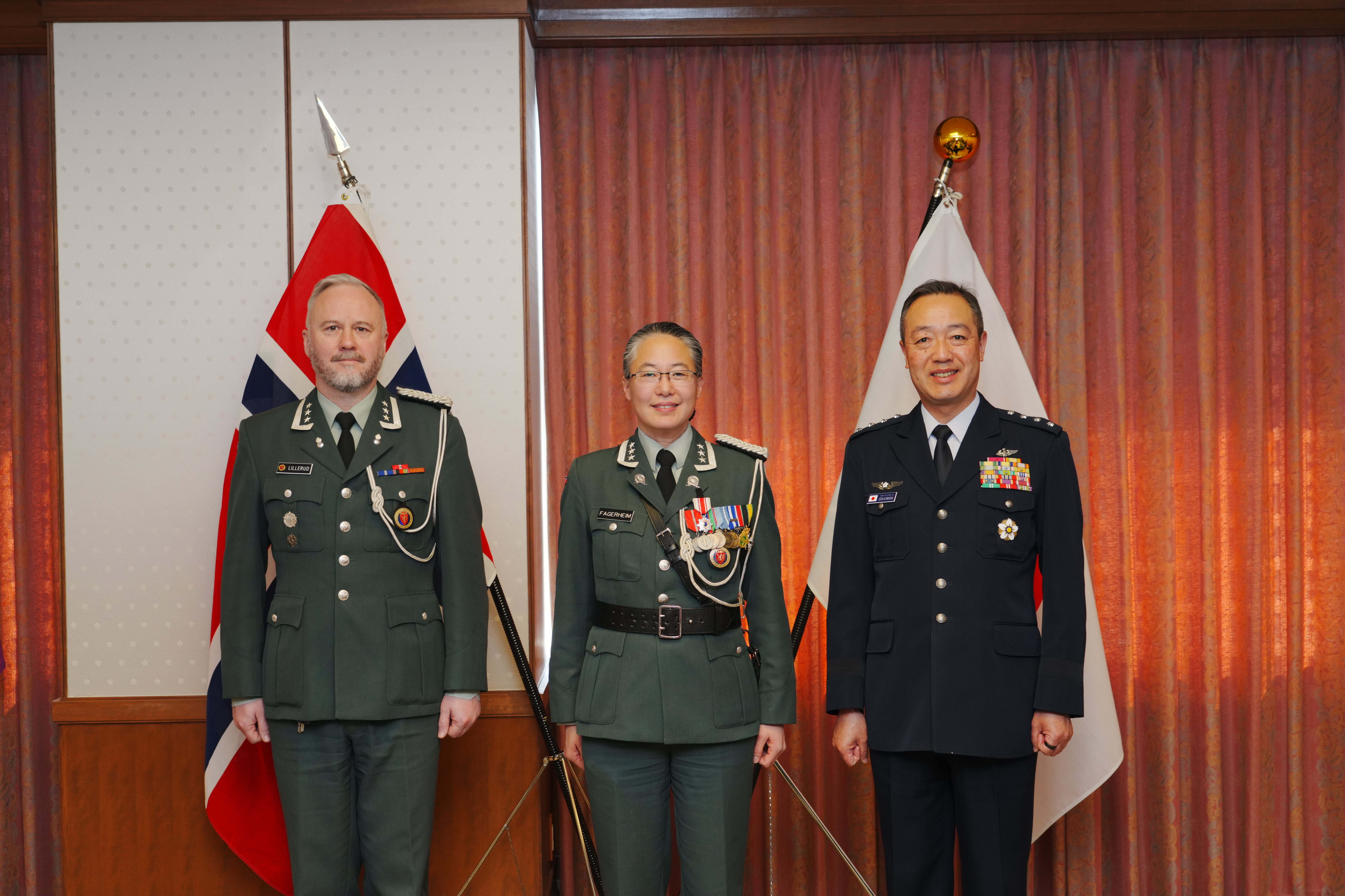 ノルウェー国防武官