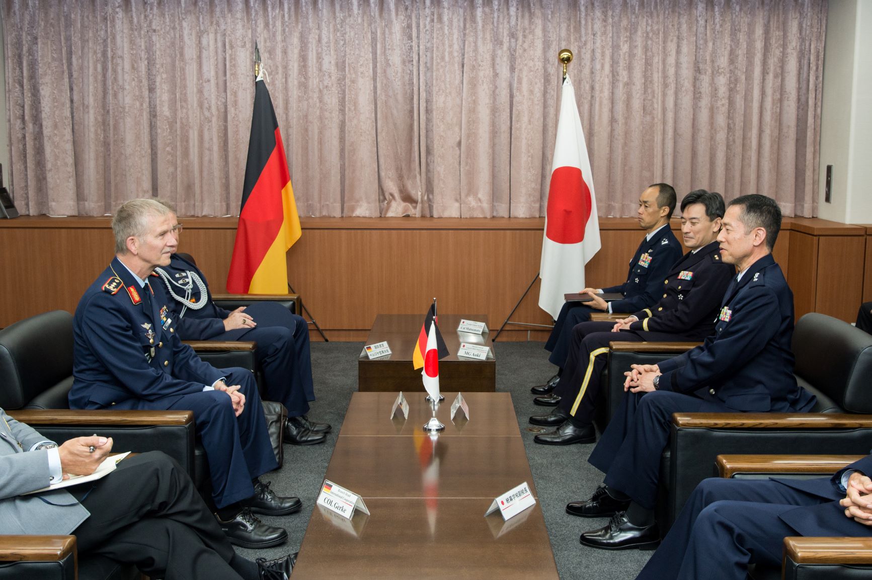 トピックス | ドイツ連邦軍戦力基盤軍総監による講義