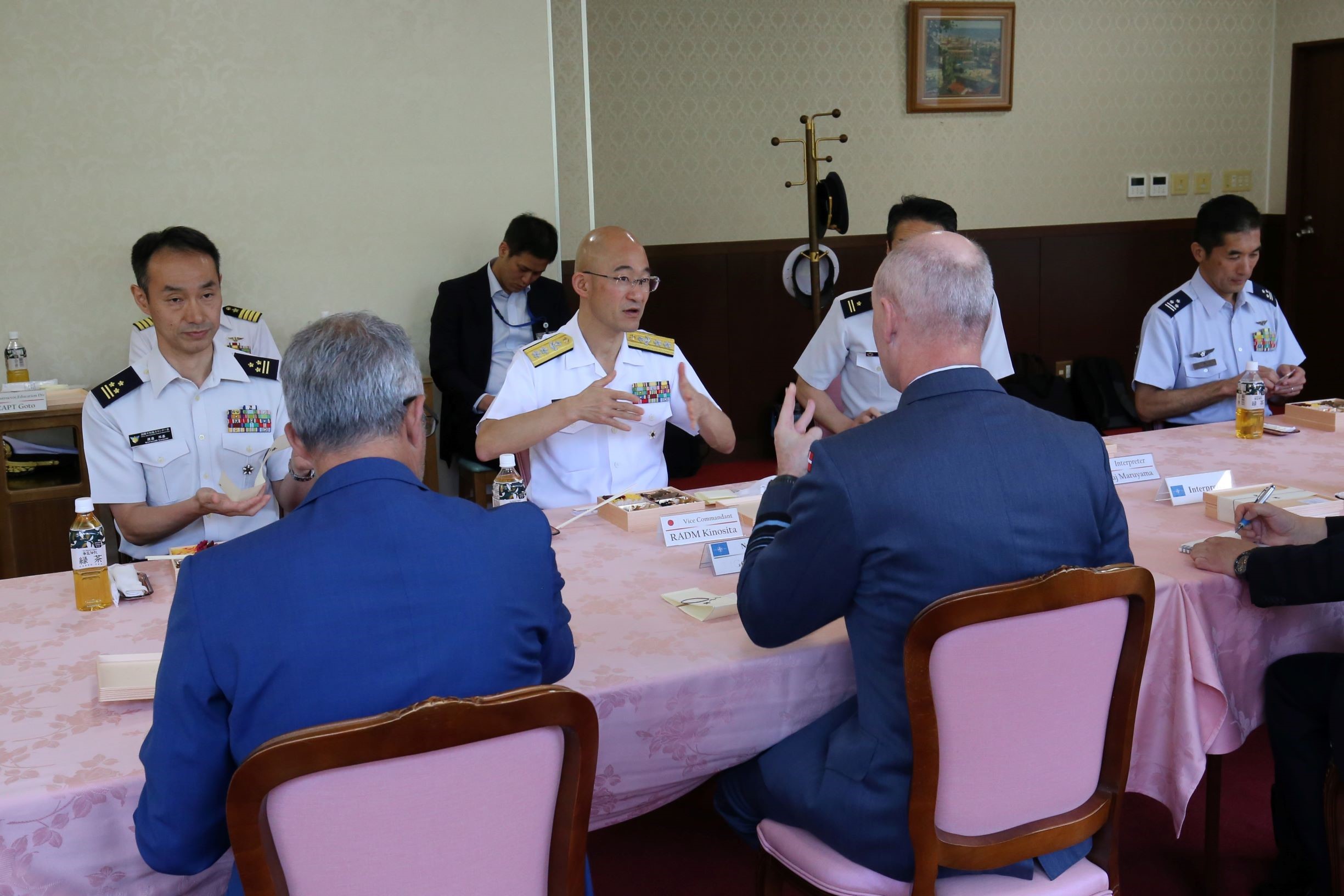 昼食会