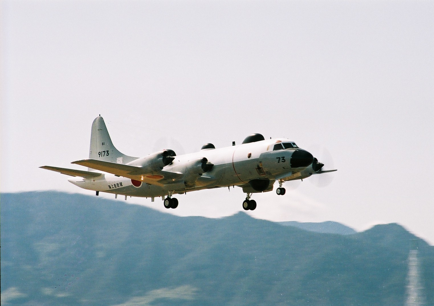 多用機「EP－3」｜航空機（固定翼）｜装備品｜海上自衛隊