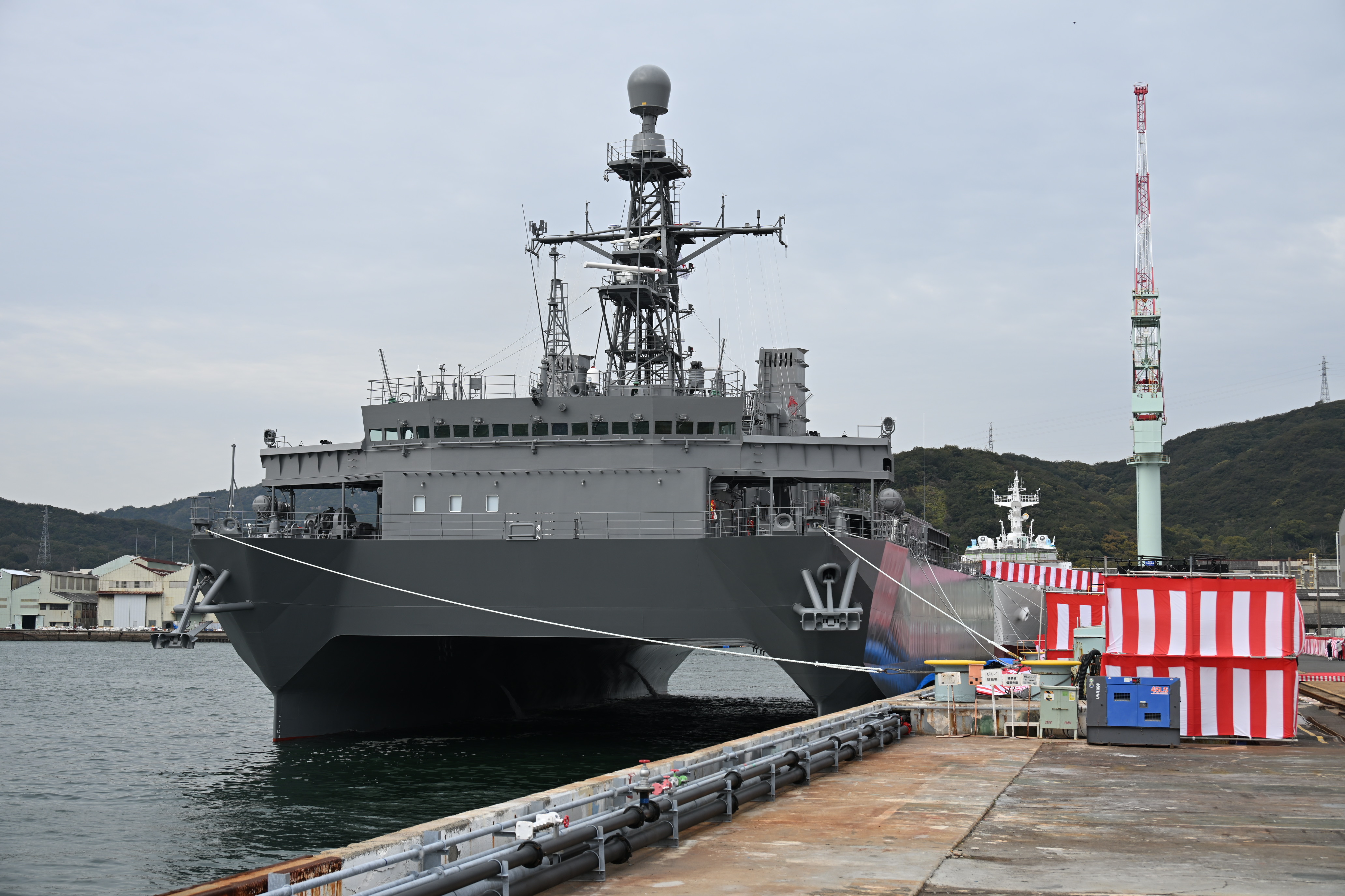 音響測定艦「ひびき」型｜水上艦艇｜装備品｜海上自衛隊 〔JMSDF