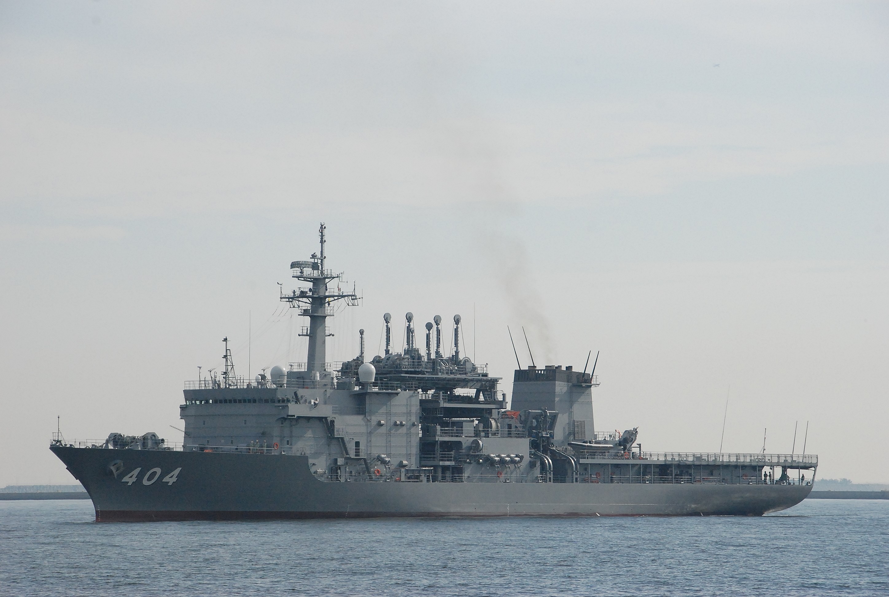 潜水艦救難艦「ちよだ」型｜水上艦艇｜装備品｜海上自衛隊
