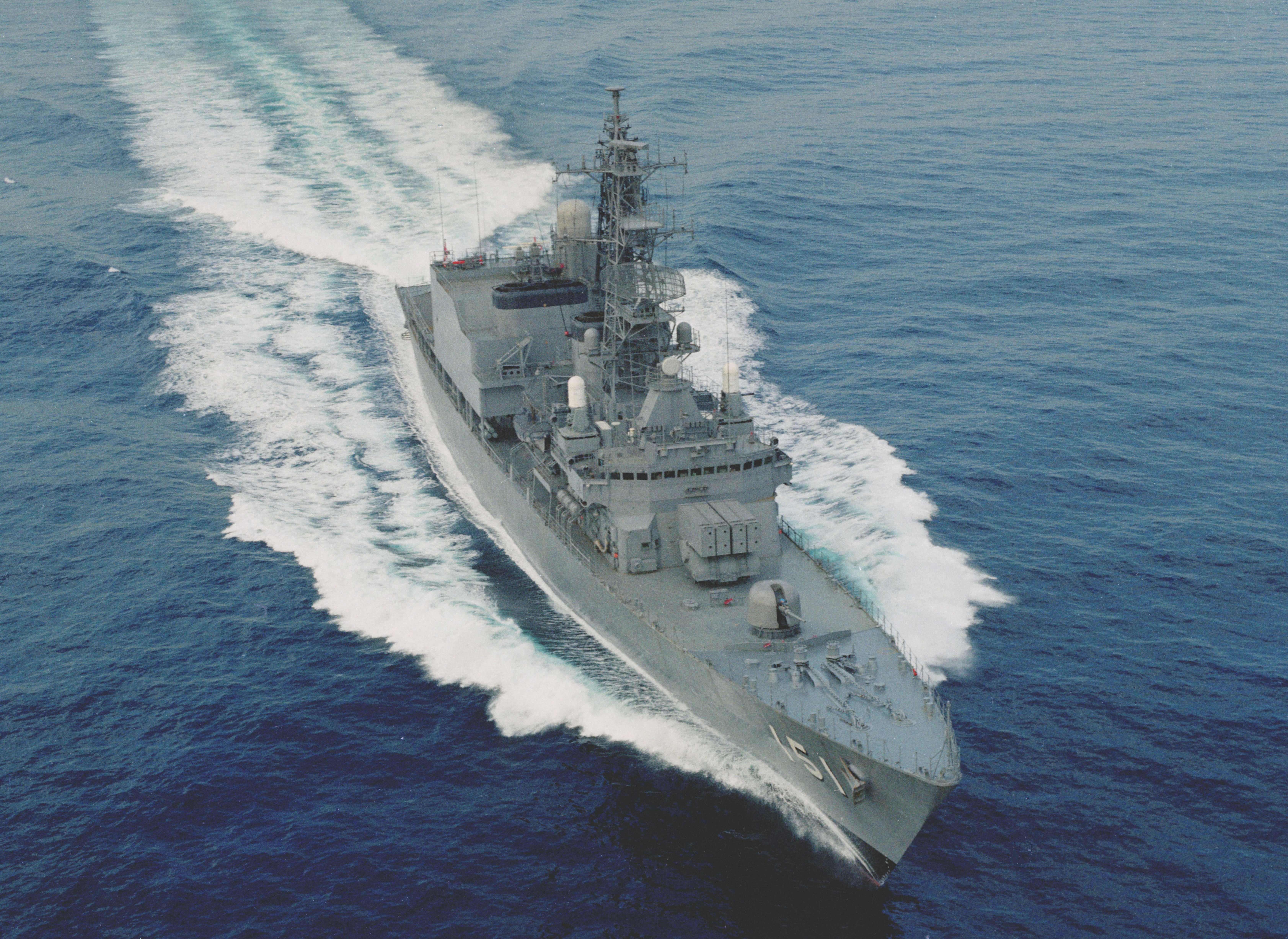 護衛艦「あさぎり」型｜水上艦艇｜装備品｜海上自衛隊 〔JMSDF