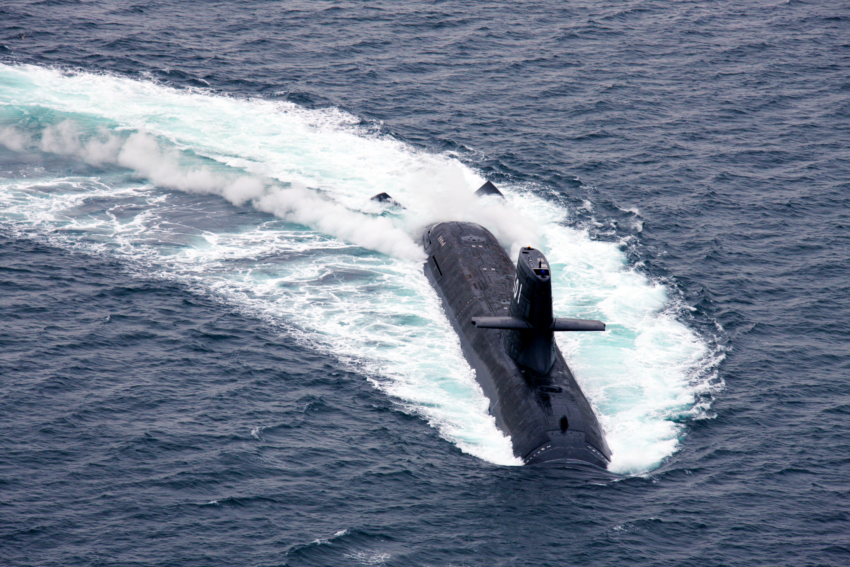 自衛隊 潜水艦 海上