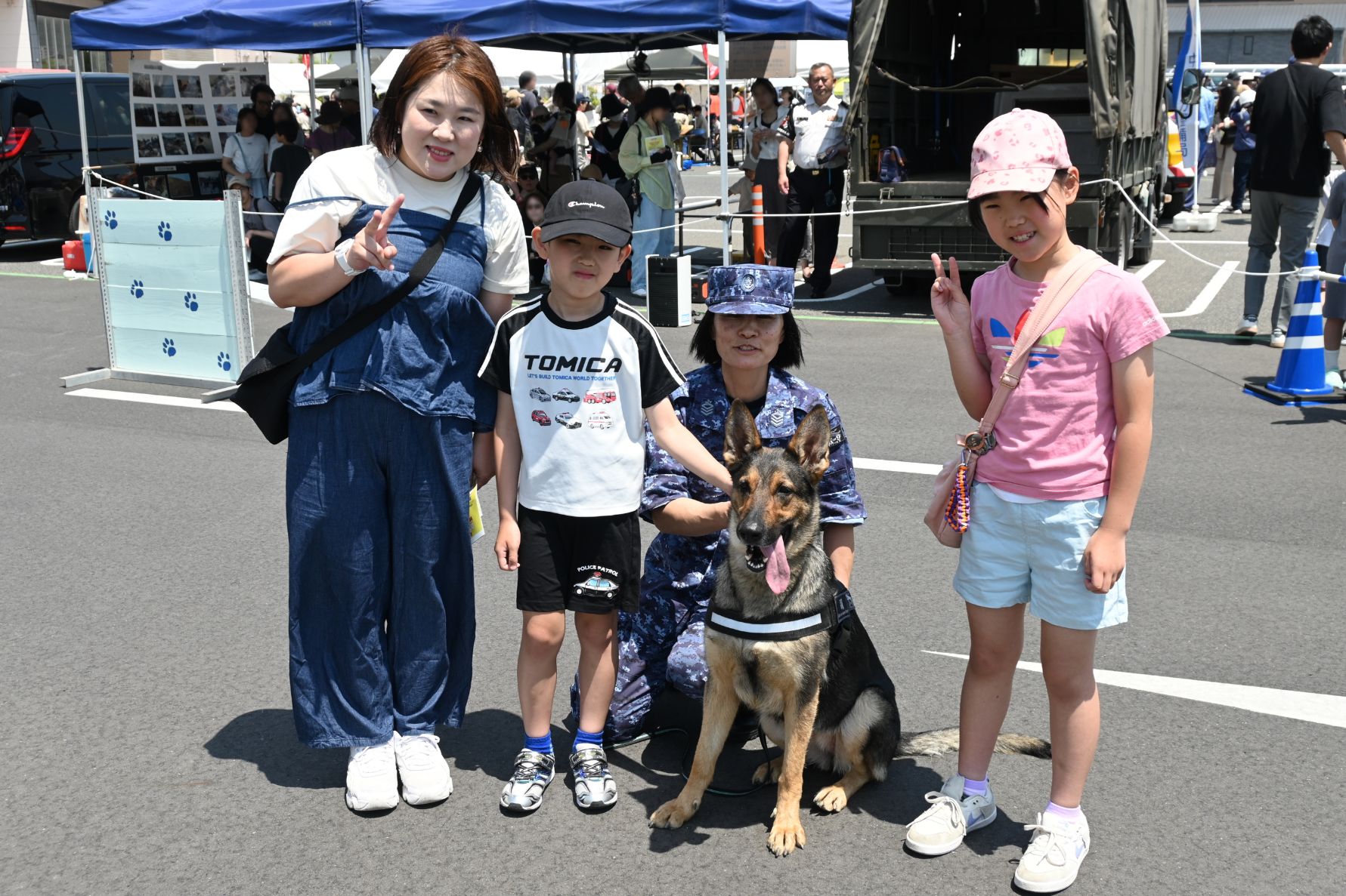 訓練展示を見学してくださったご家族と記念撮影2