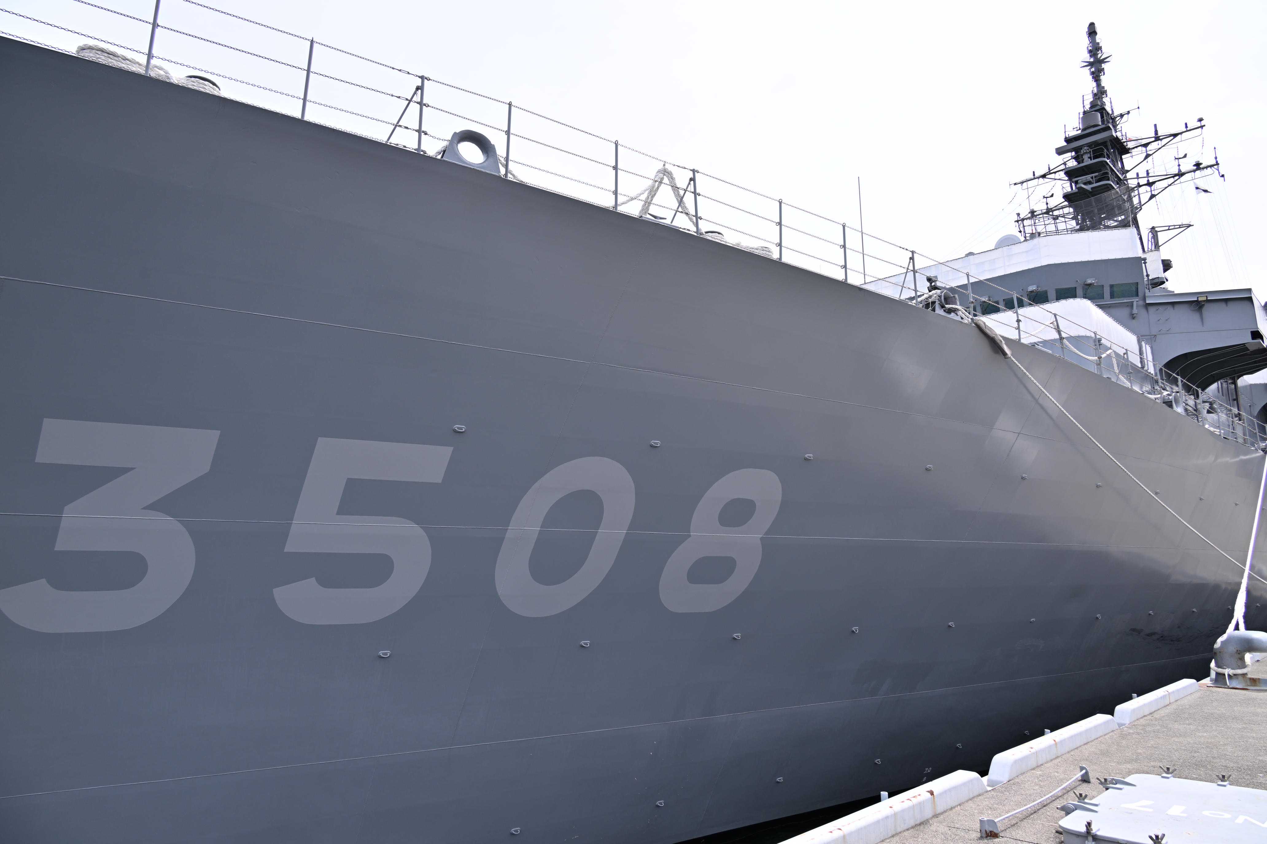 入港した練習艦「かしま」