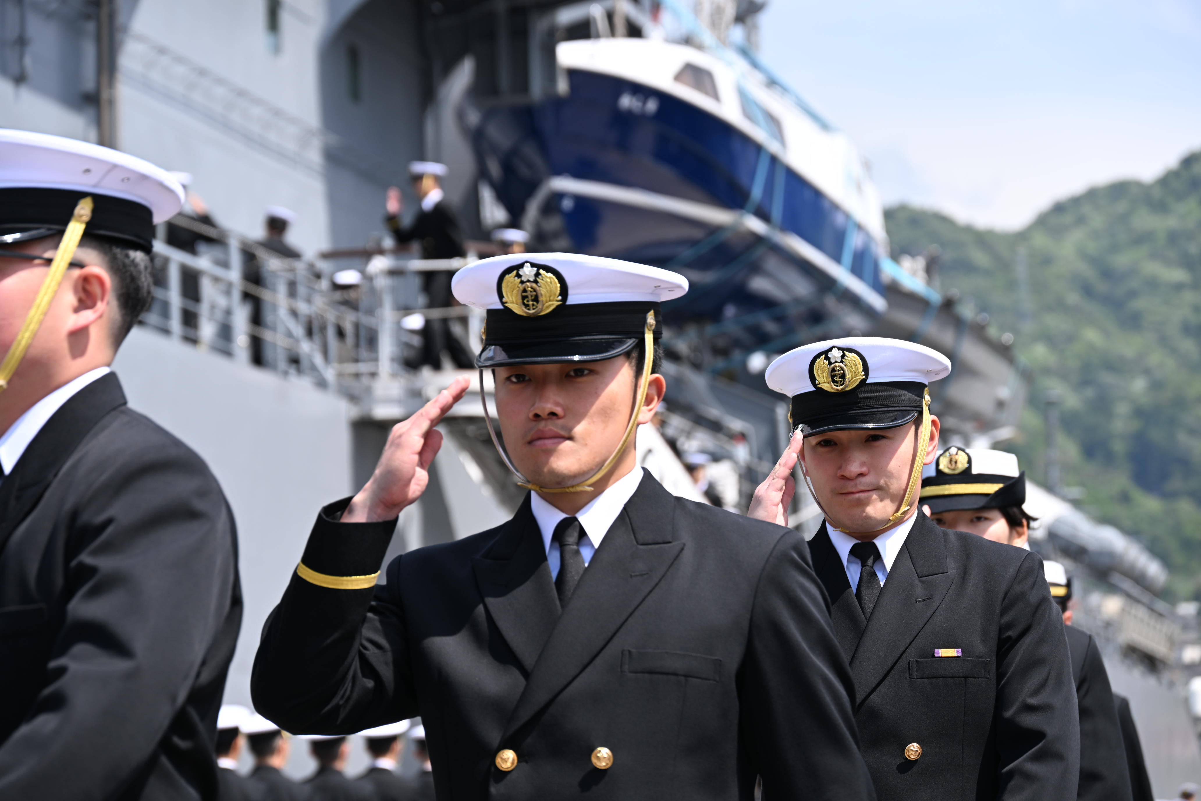 乗艦する実習幹部