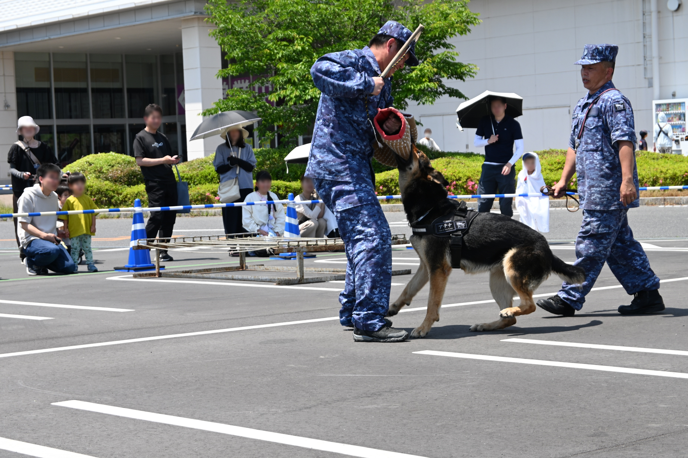 不審者に対処する訓練です