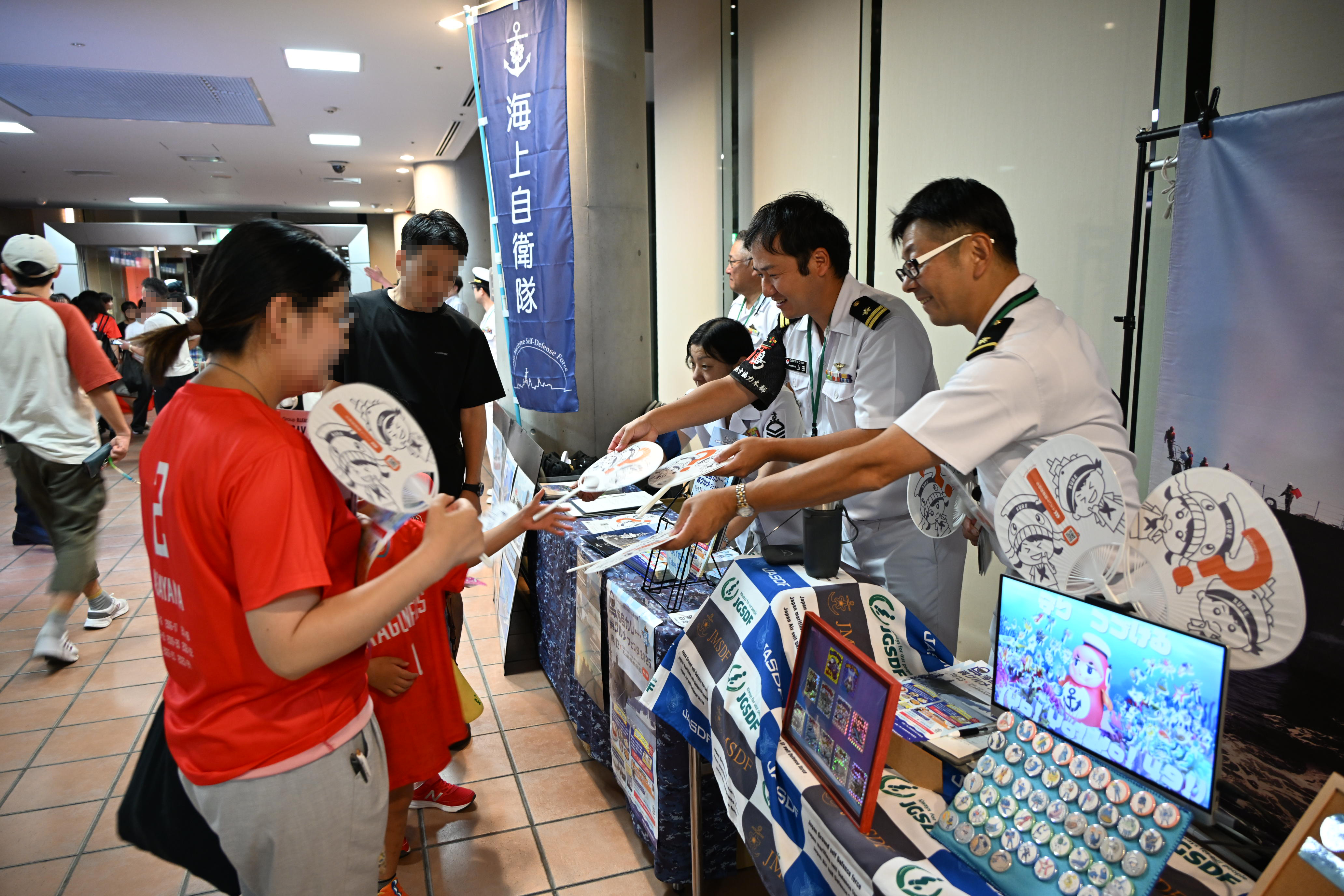 ドラゴンフライズ試合の際に出店した海上自衛隊ブースの様子