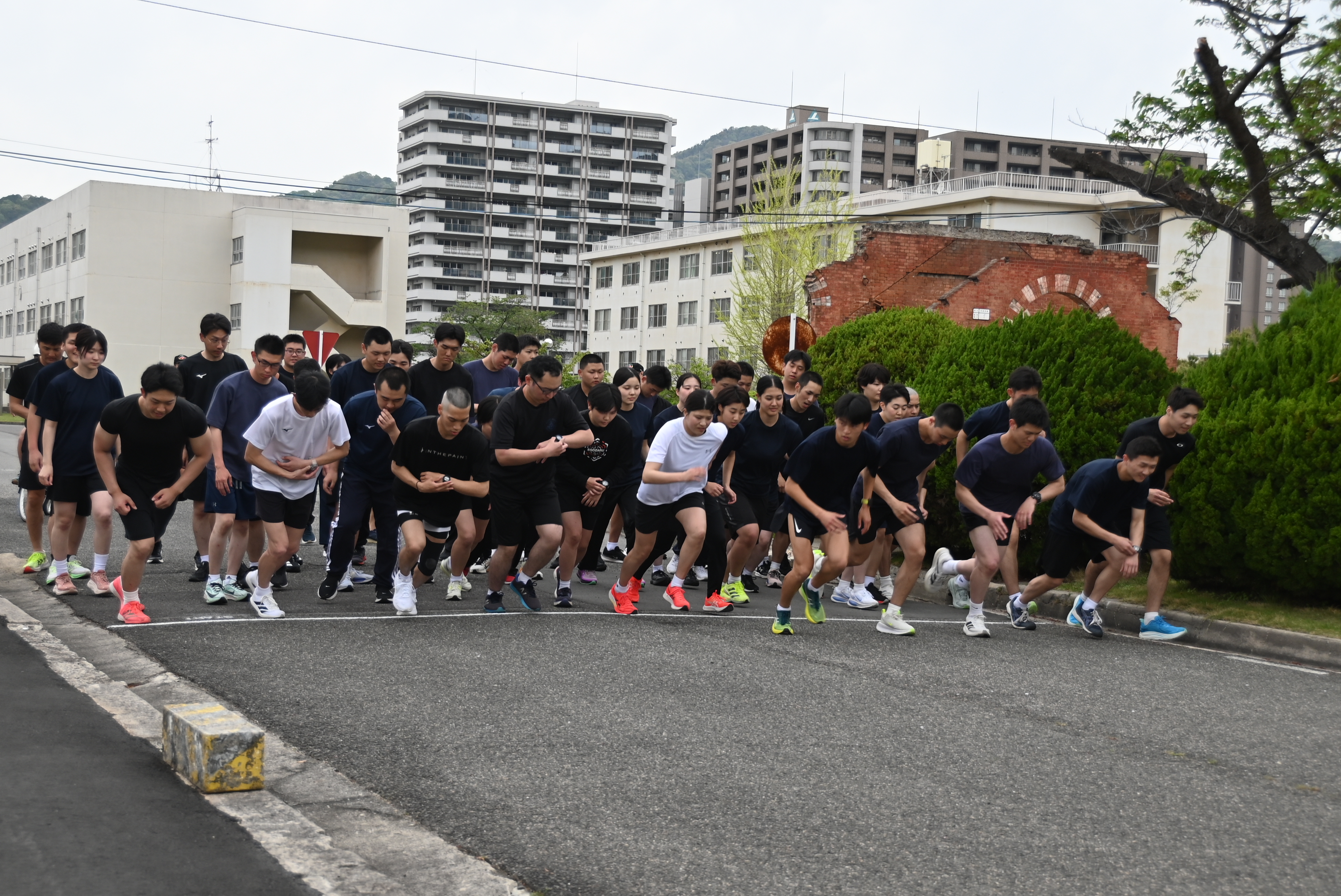 長距離走に取り組む学生たち