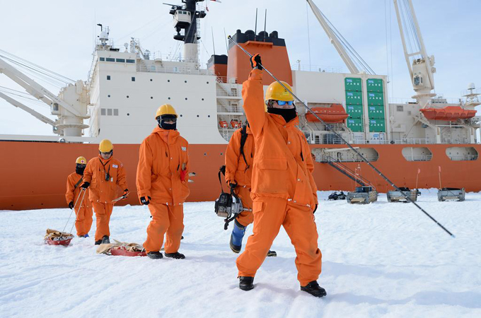 海上自衛隊南極観測船しらせ第57次ワイン2本セット 海上自衛隊 しらせ ウイスキー 南極観測協力行動 記念