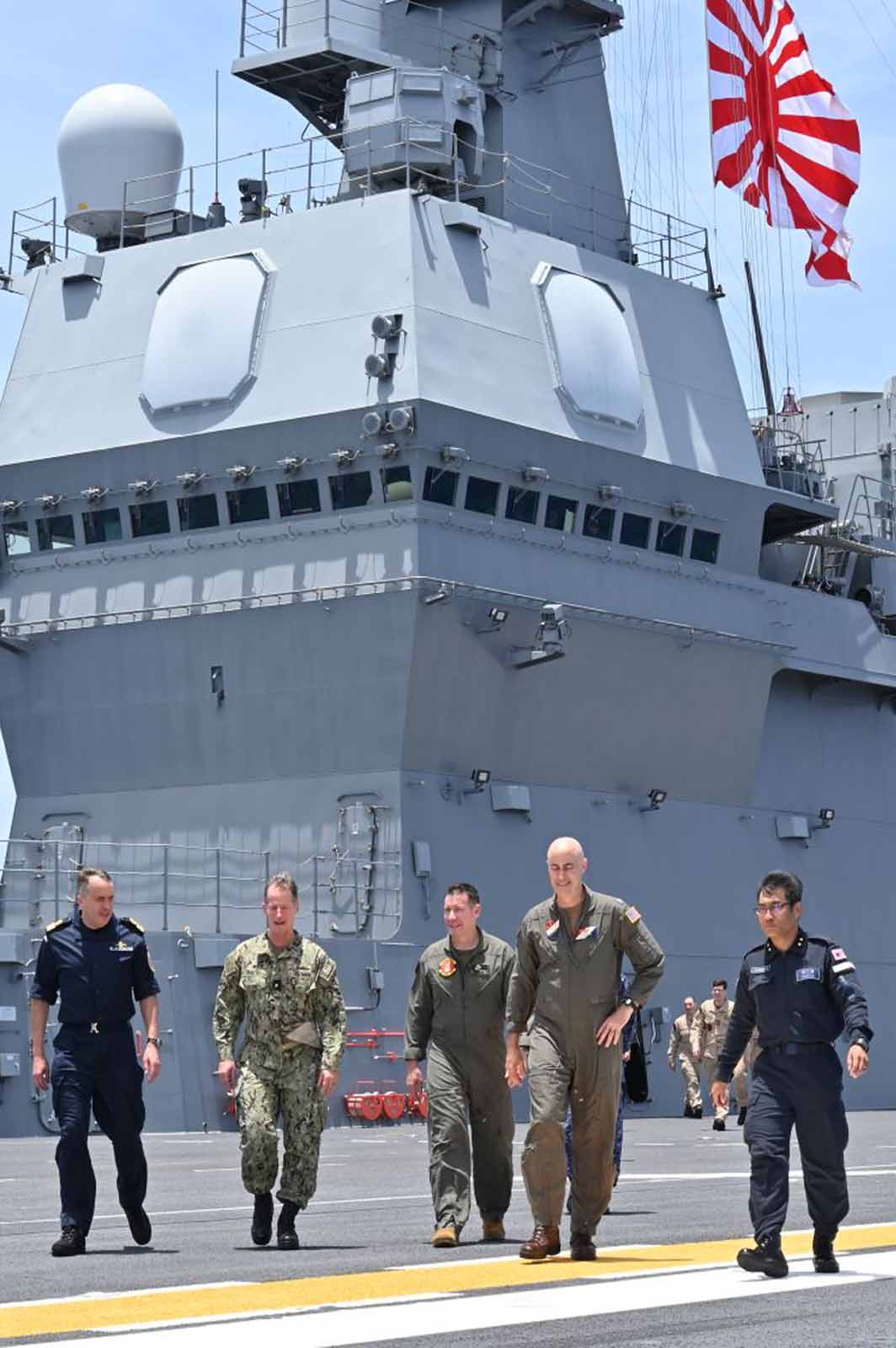 屋上自衛隊 陸上自衛隊73式特大型セミトレーラー →ジオン公国仕様