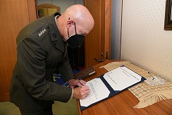 米海兵隊総司令官デビッドH・バーガー大将来訪｜幕僚協議｜海上自衛隊