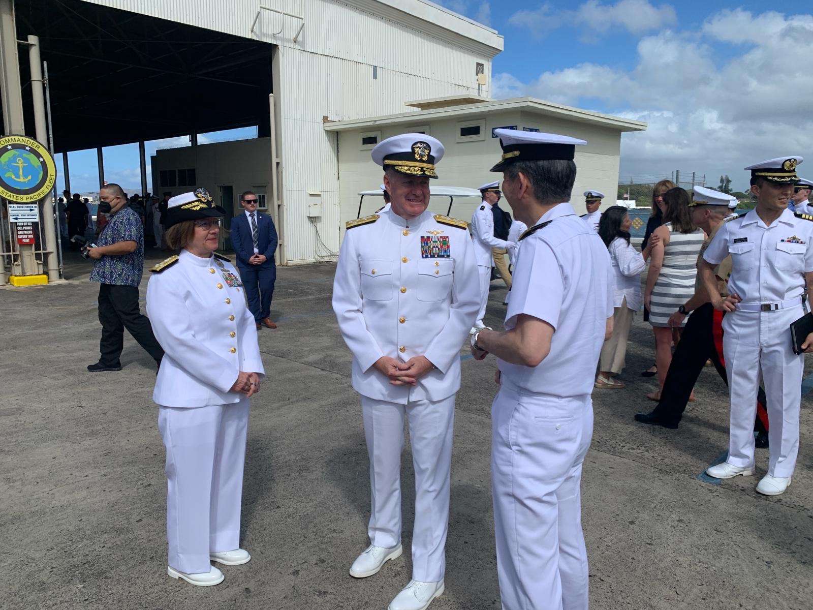 米海軍太平洋艦隊司令官 ロバート F. ウイラード大将記念ナイフ mqdefault.jpg