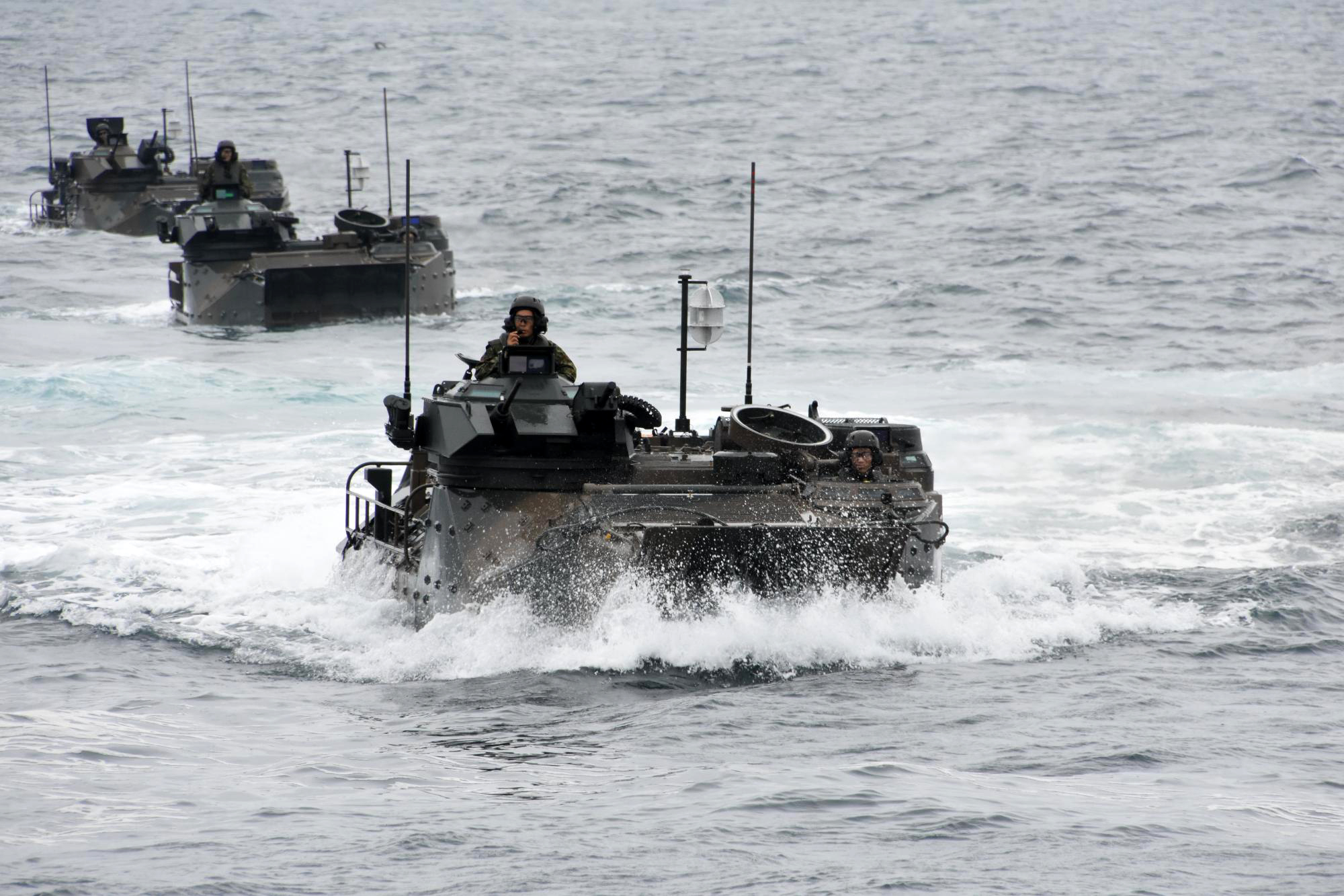 協同訓練（水陸両用作戦訓練）｜海上自衛隊 〔JMSDF〕 オフィシャルサイト