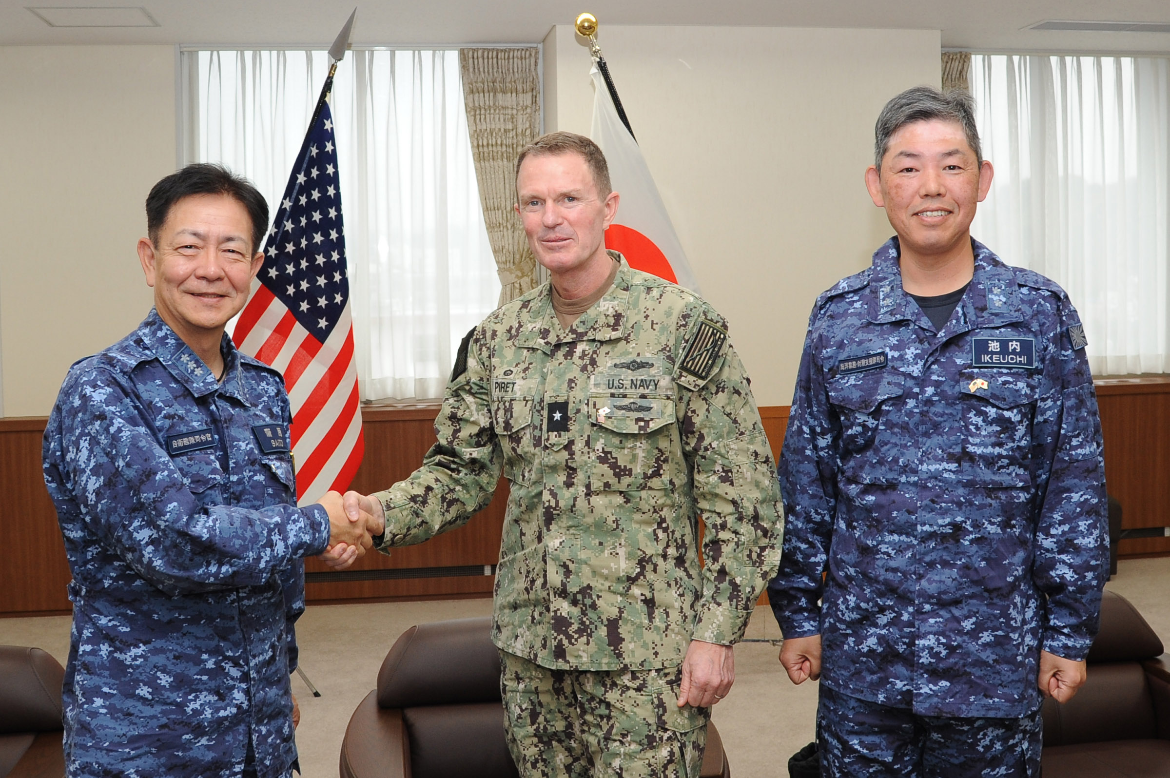 先任伍長 振り込める チャレンジコイン 自衛艦隊 海上自衛隊