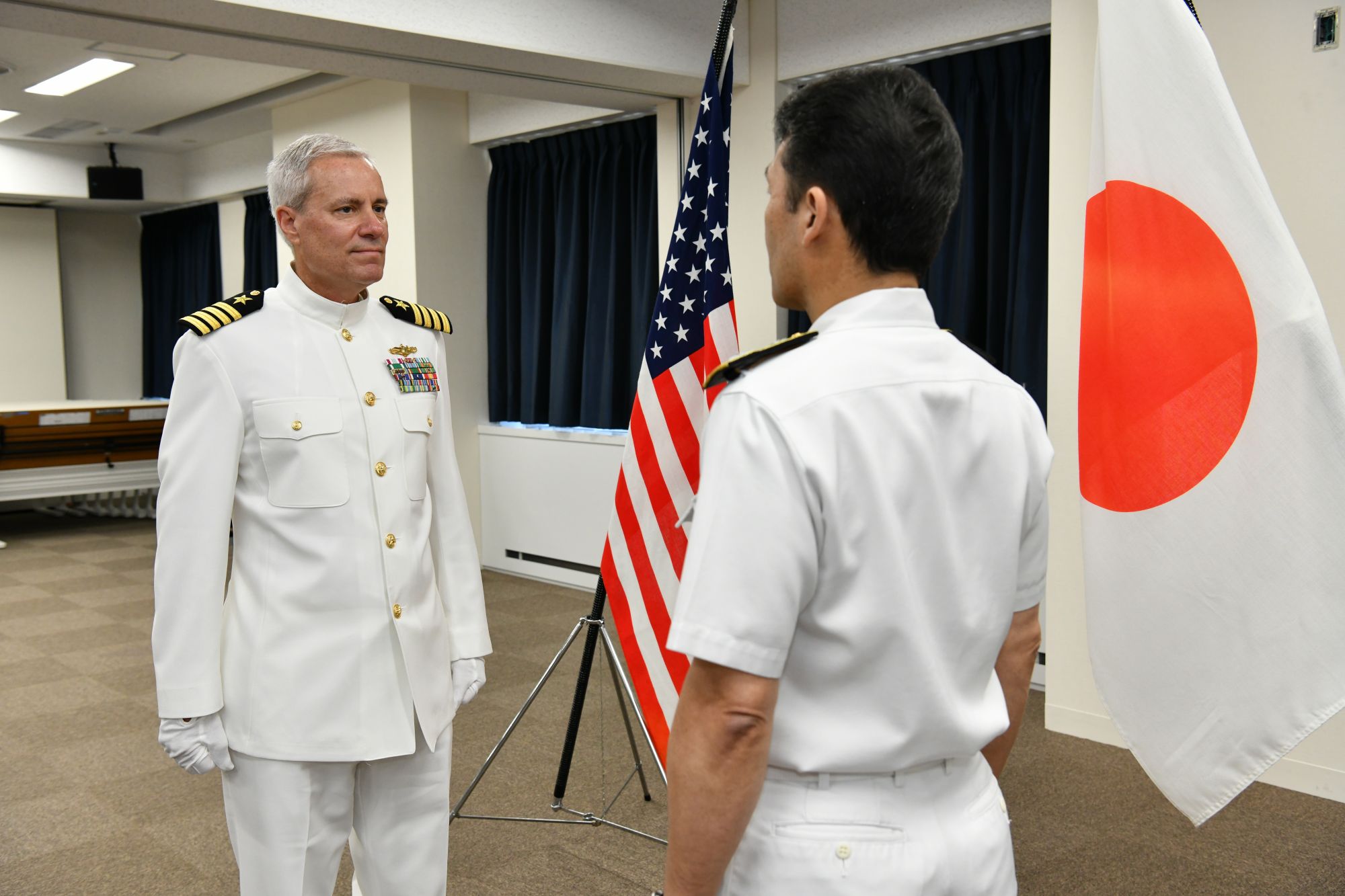 非売品、元CVW-5司令で海軍中将の米第7艦隊司令官の贈呈用指揮官コイン 独自＞米第7艦隊司令官、AI無人機・無人艇など新戦力導入へ 海自