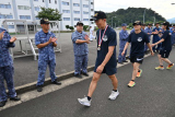 海上自衛隊水泳大会参加選手出迎え