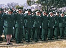 陸上自衛官の整列写真