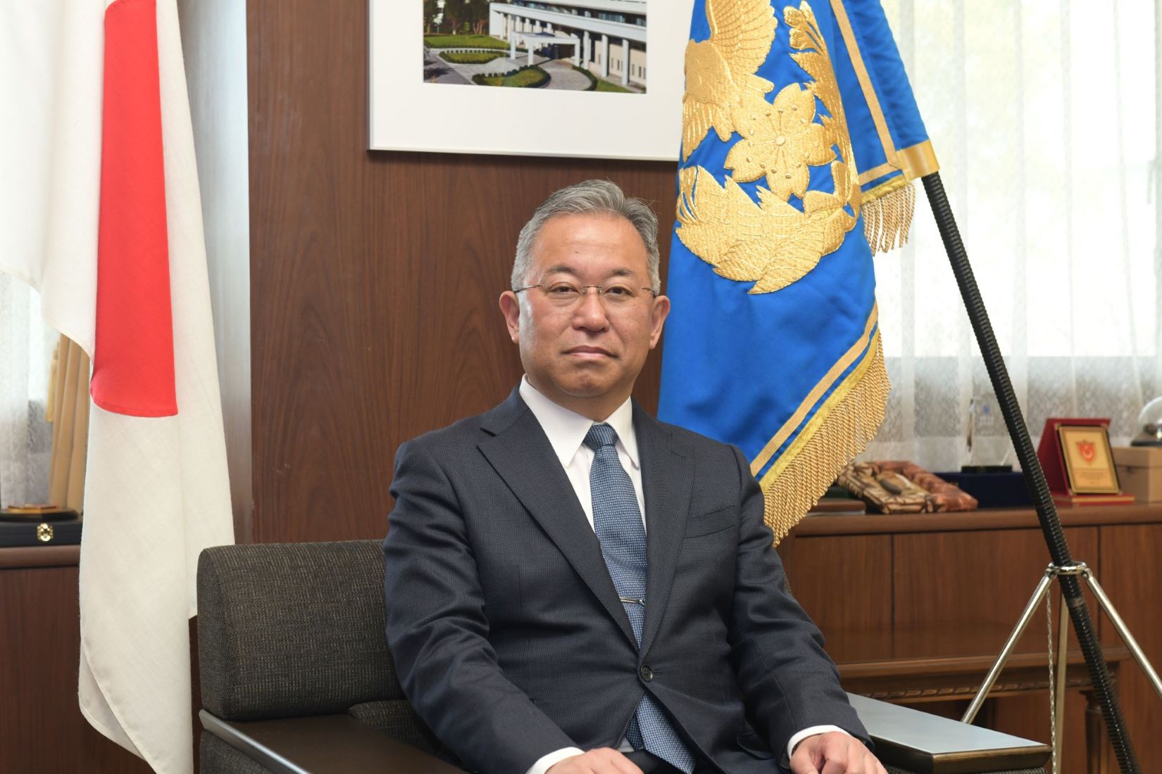 学校長 吉田圭秀