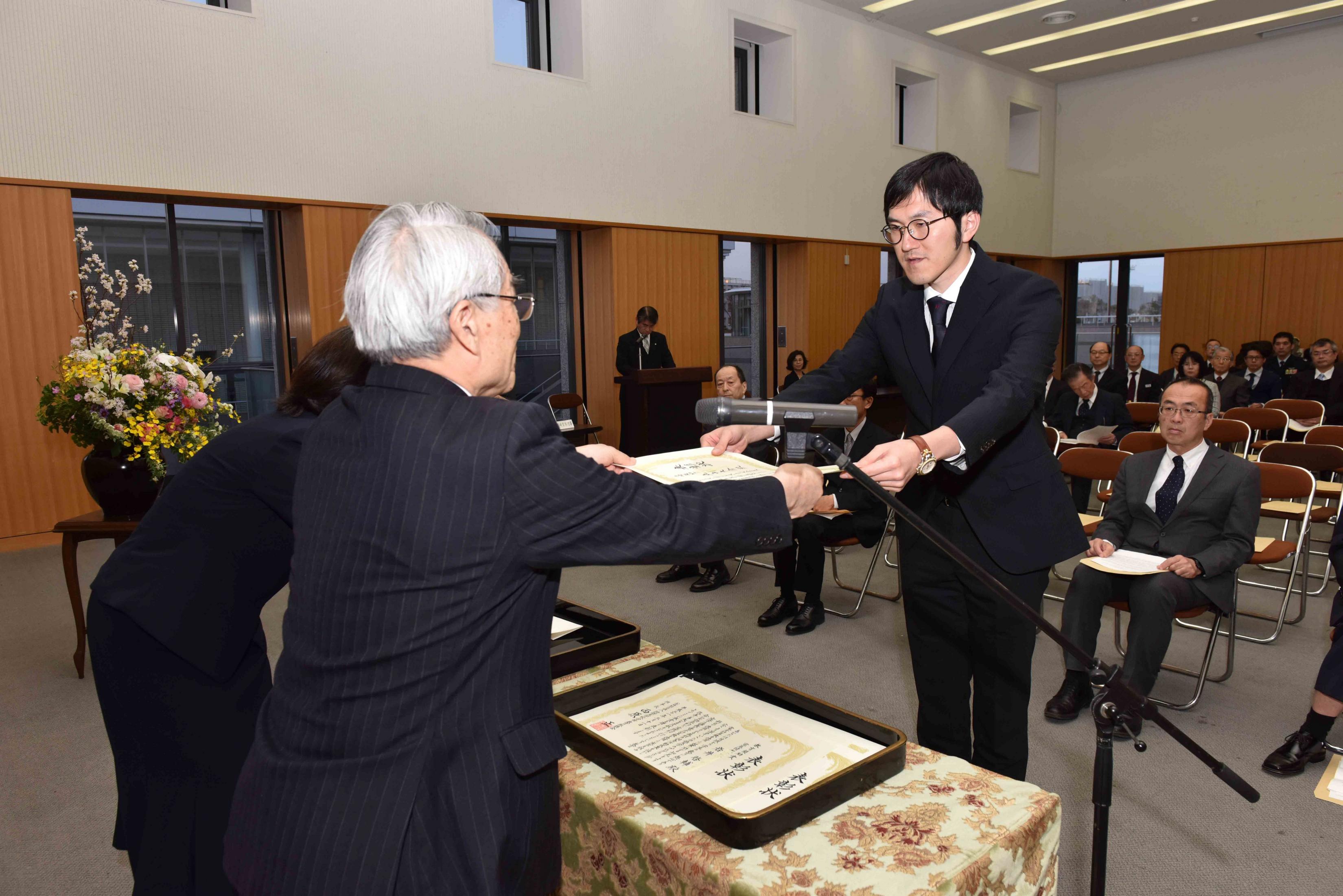 「山崎奨励賞」 人間文化学科 丸山 准教授